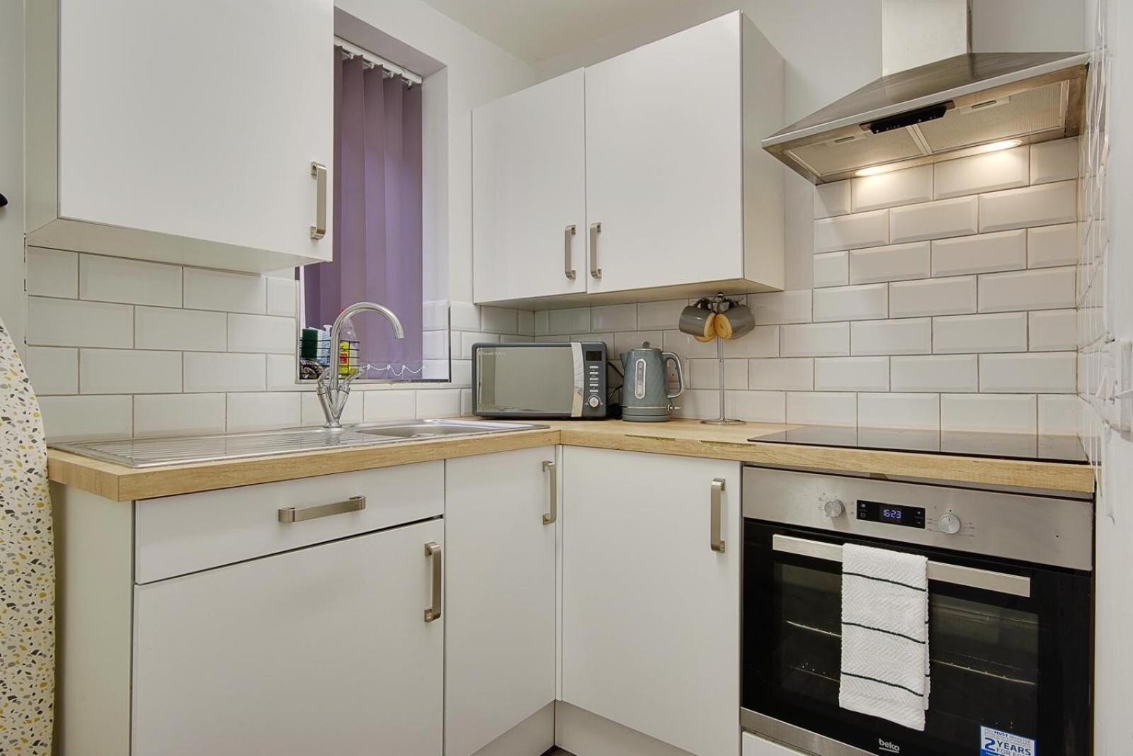 Ashley Road Apartments Пул Екстериор снимка