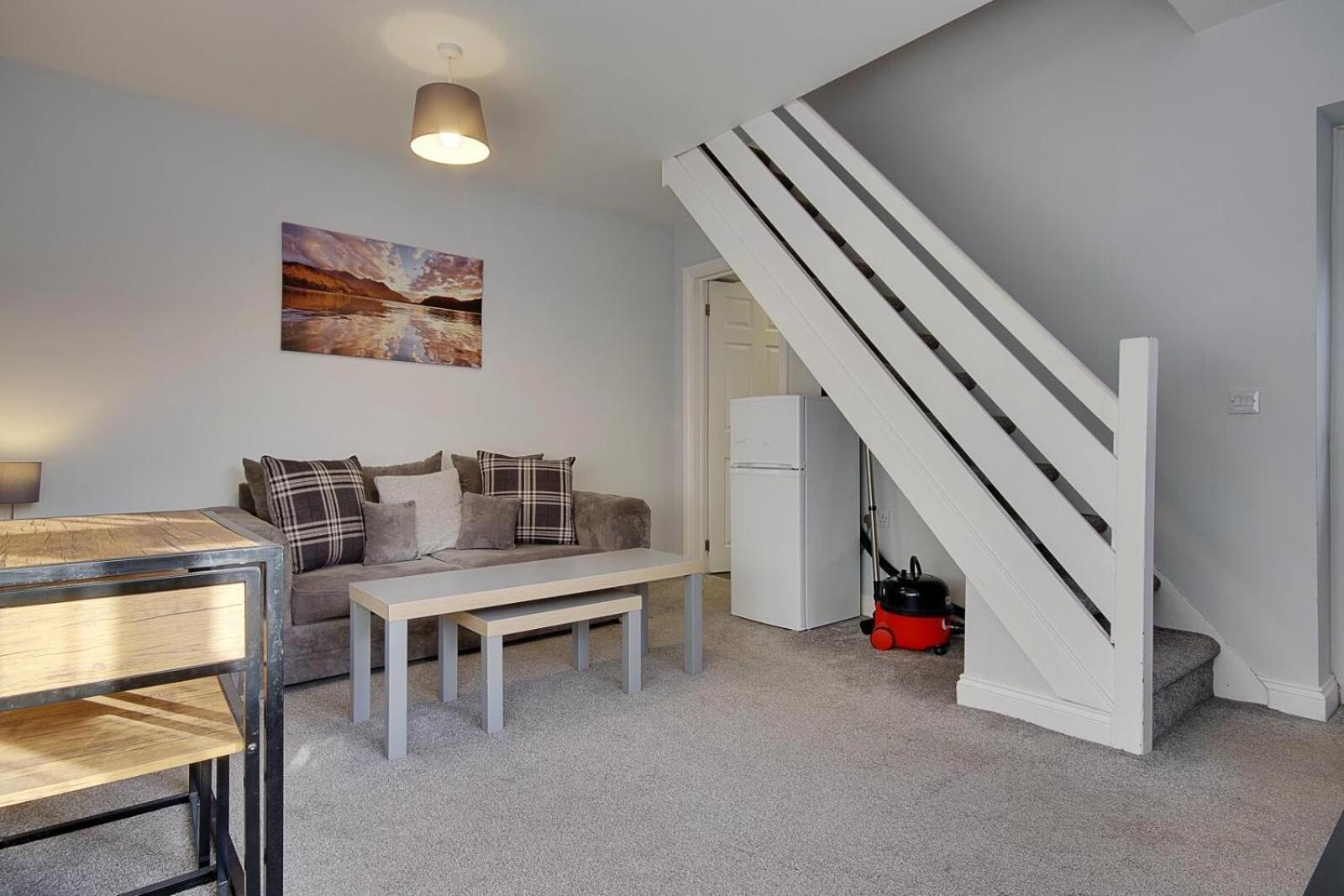 Ashley Road Apartments Пул Екстериор снимка